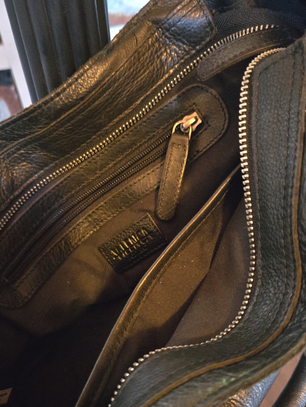 Vilenca Holland Black Leather Shoulder Bag - Picture 5 of 5